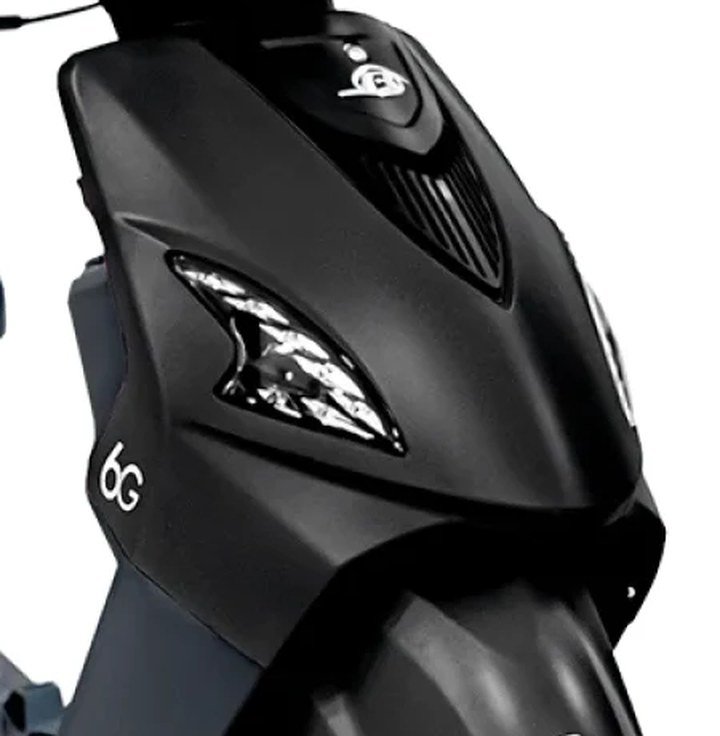 Milán 150: frente de la scooter
